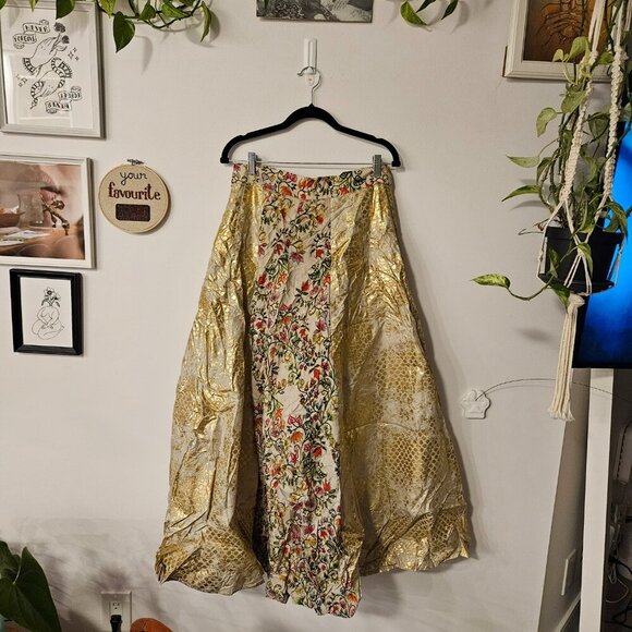 Chennur Silk Hand Painted Lehenga Blouse Set With Dupatta - Picture 9 of 12